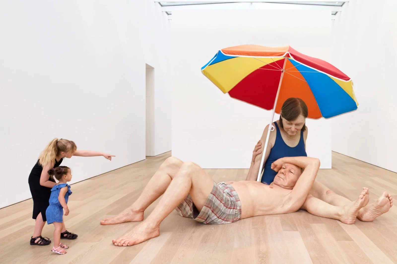 Ron Mueck sculpture
