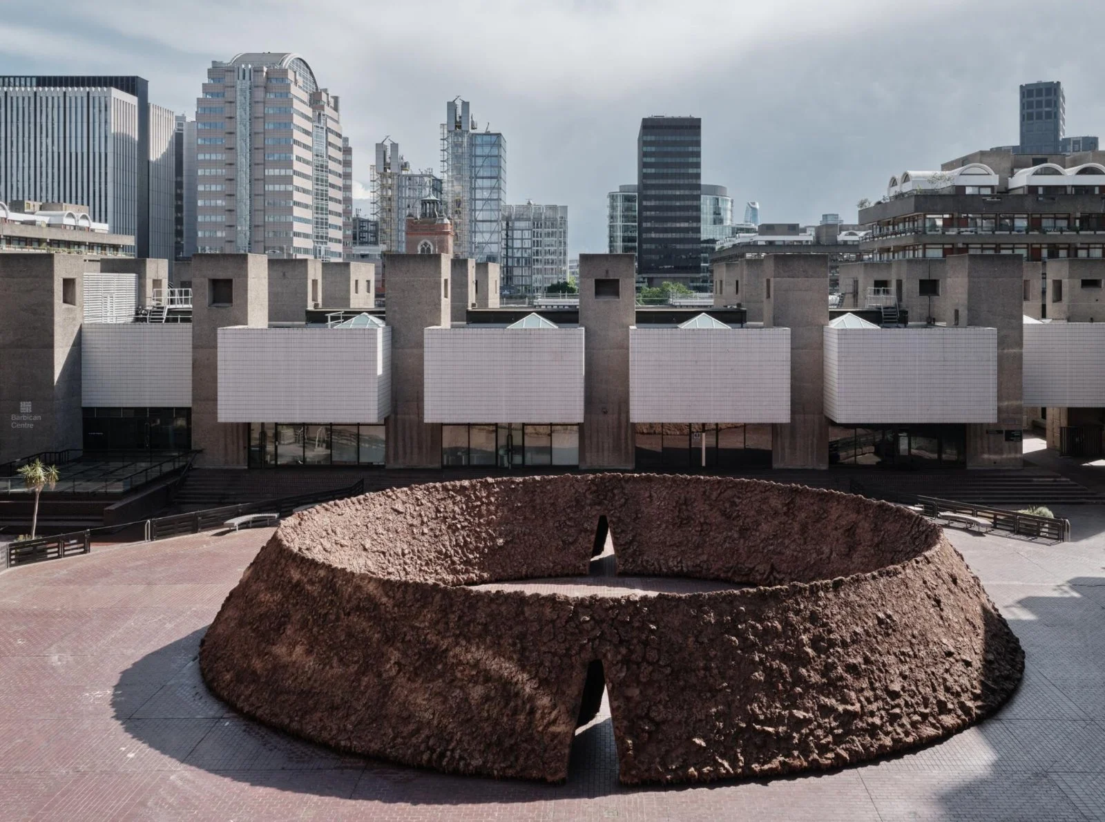 Delcy Morelos: origo, Installation view