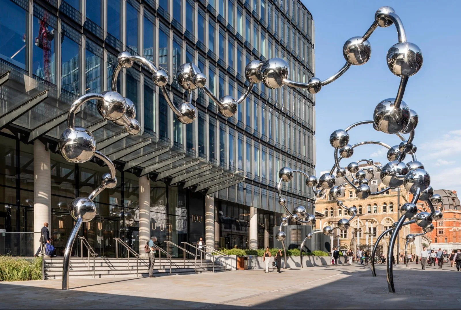 YAYOI KUSAMA Liverpool Street station