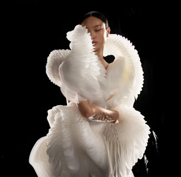 Iris van Herpen: Esculpir los sentidos